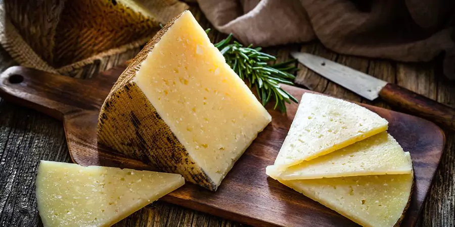 Ontdek de Traditionele Smaak van Manchego Kaas uit Spanje